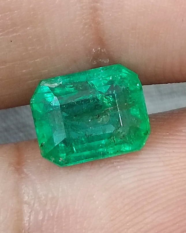 GSI Certified 2.32ct Vivid Medium Green Zambian Emerald, Natural Gemstone