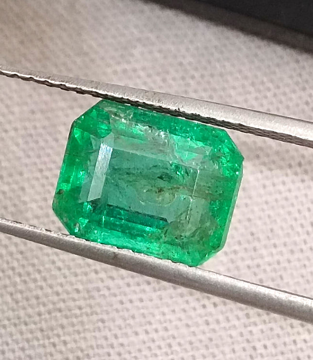 GSI Certified 2.32ct Vivid Medium Green Zambian Emerald, Natural Gemstone