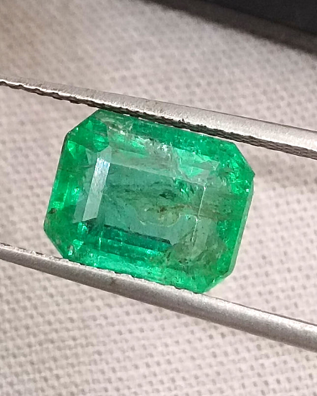 GSI Certified 2.32ct Vivid Medium Green Zambian Emerald, Natural Gemstone