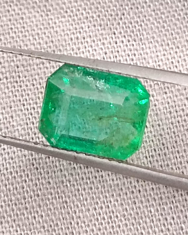 GSI Certified 2.32ct Vivid Medium Green Zambian Emerald, Natural Gemstone