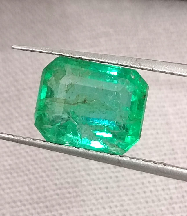 GSI Certified 2.32ct Vivid Medium Green Zambian Emerald, Natural Gemstone