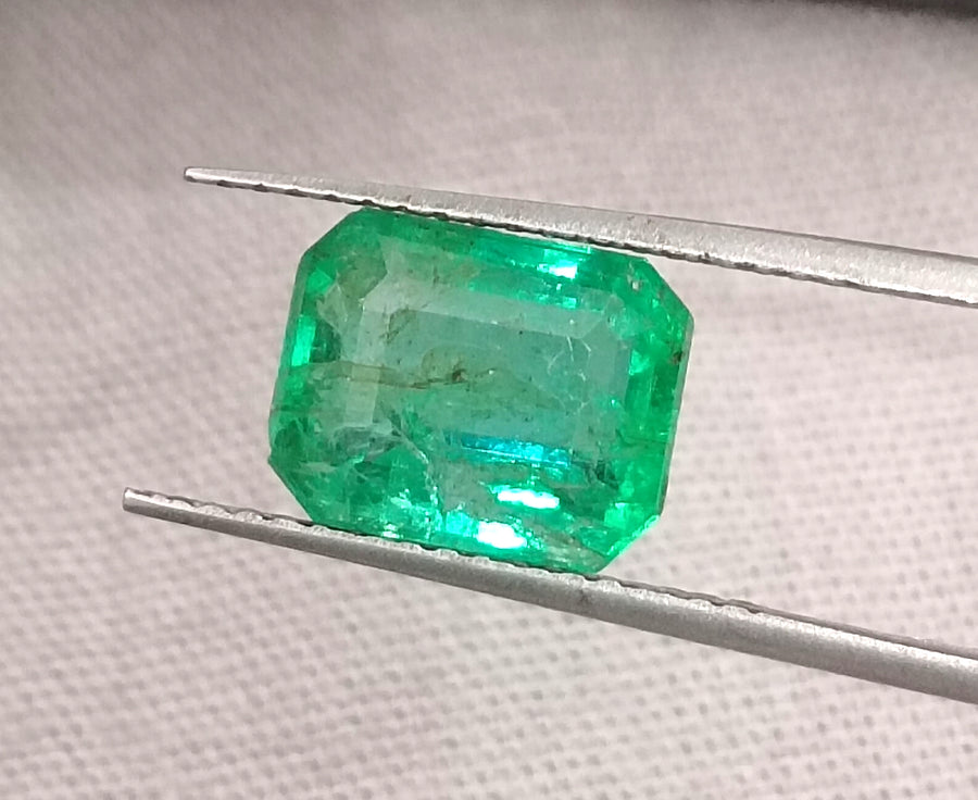GSI Certified 2.32ct Vivid Medium Green Zambian Emerald, Natural Gemstone