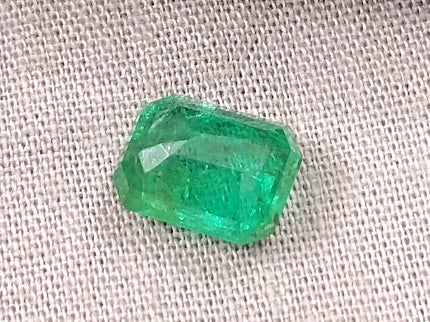 GSI Certified 2.32ct Vivid Medium Green Zambian Emerald, Natural Gemstone