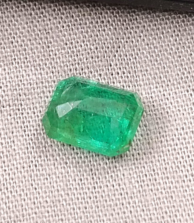 GSI Certified 2.32ct Vivid Medium Green Zambian Emerald, Natural Gemstone