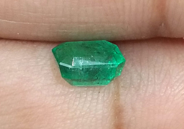 Zambian and colombian natural emeralds