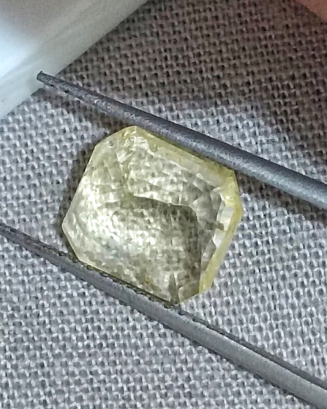 GSI Certified 2.23ct Yellow Ceylon Sapphire Natural untreated Gemstone