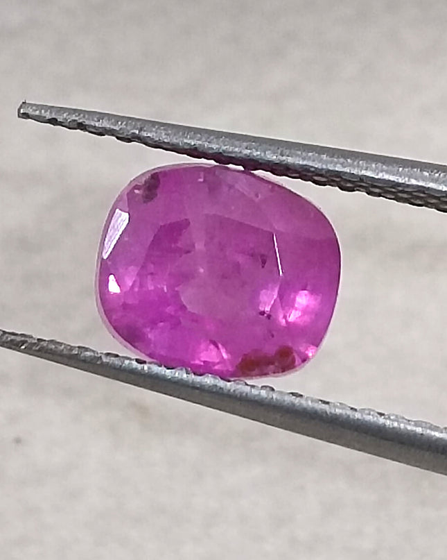 GSI Certified 1.81ct Deep Pink Ceylon Sapphire Natural Untreated Gemstone