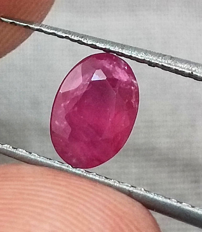 Certified 0.97ct unheated Natural Mozambique Ruby Stone.