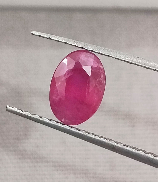 Certified 0.97ct unheated Natural Mozambique Ruby Stone.