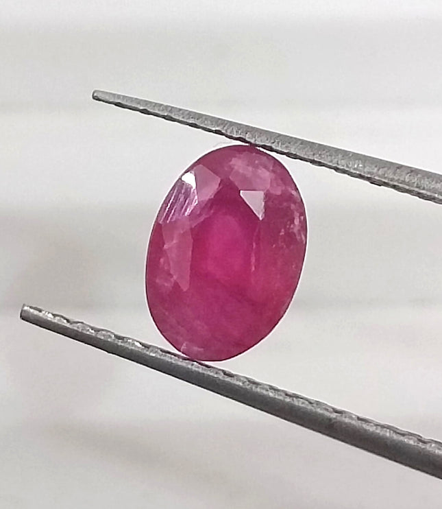 Certified 0.97ct unheated Natural Mozambique Ruby Stone.