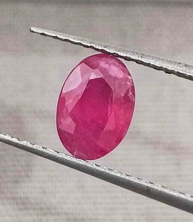 Certified 0.97ct unheated Natural Mozambique Ruby Stone.
