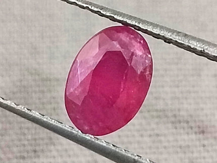 Certified 0.97ct unheated Natural Mozambique Ruby Stone.
