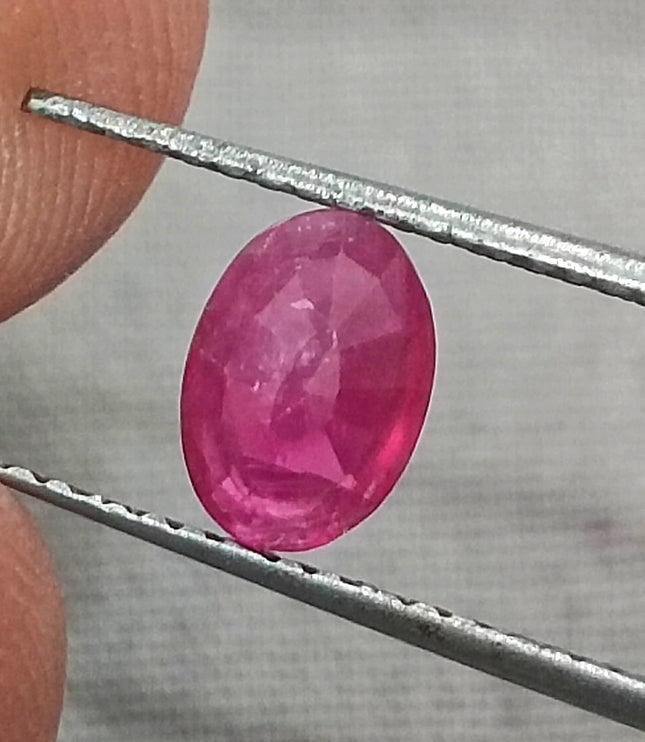 Certified 0.97ct unheated Natural Mozambique Ruby Stone.