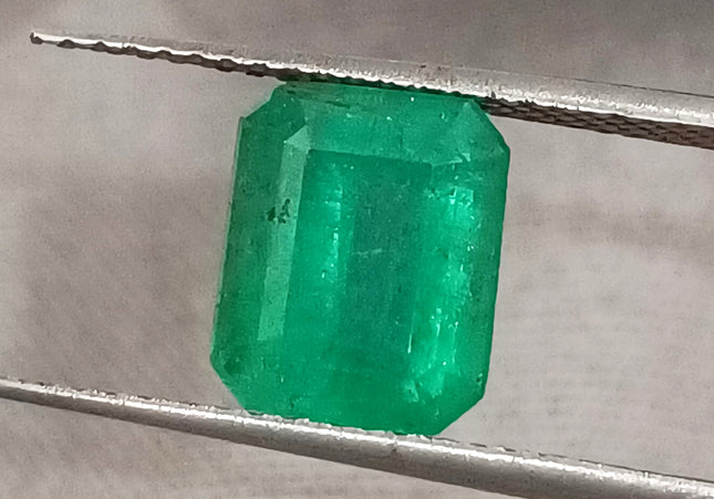 GSI Certified 2.56ct Medium Green Emerald, Natural Gemstone