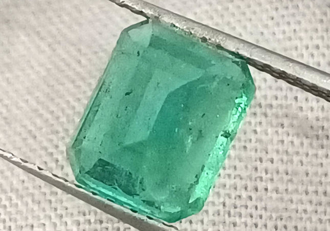 GSI Certified 2.56ct Medium Green Emerald, Natural Gemstone