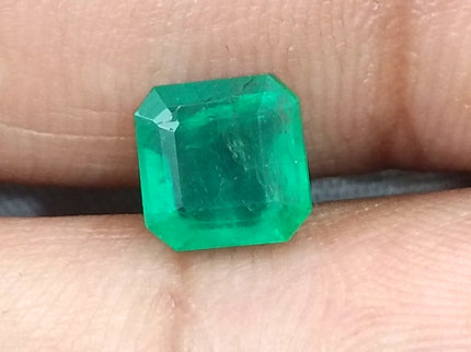 Natural Emerald 1.69ct Certified Medium light Green loose Gemstone