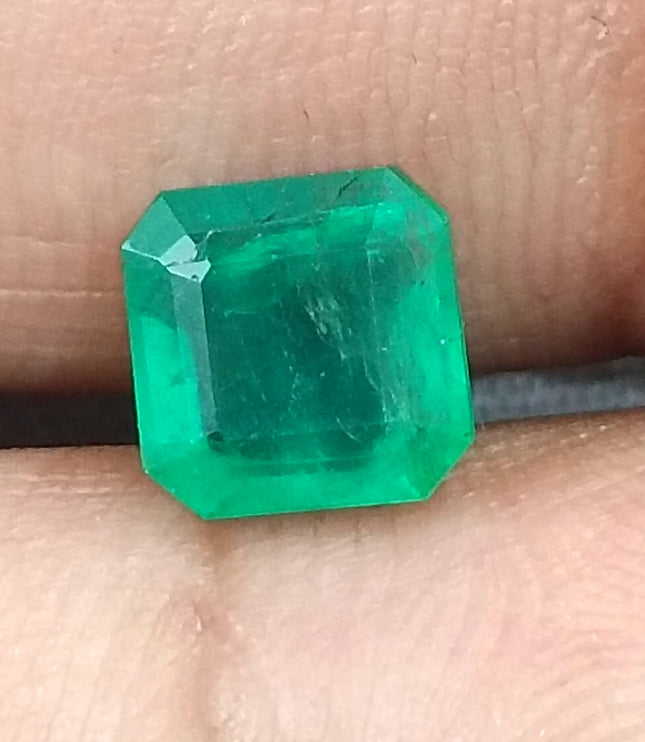 Natural Emerald 1.69ct Certified Medium light Green loose Gemstone