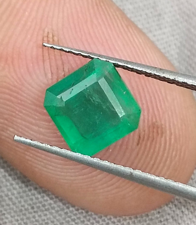 Natural Emerald 1.69ct Certified Medium light Green loose Gemstone