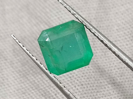 Natural Emerald 1.69ct Certified Medium light Green loose Gemstone