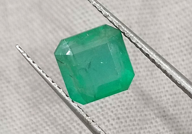 GSI Certified 1.69ct Medium light Green Emerald, Natural loose Gemstone