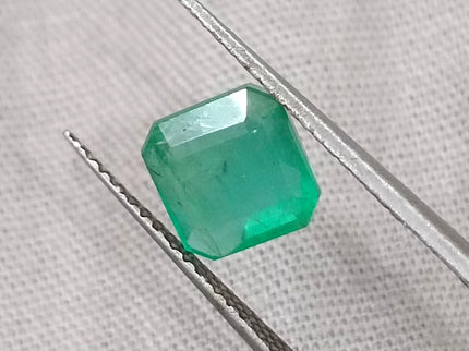 Natural Emerald 1.69ct Certified Medium light Green loose Gemstone