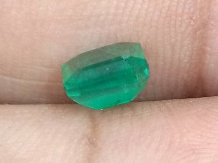 Natural Emerald 1.69ct Certified Medium light Green loose Gemstone