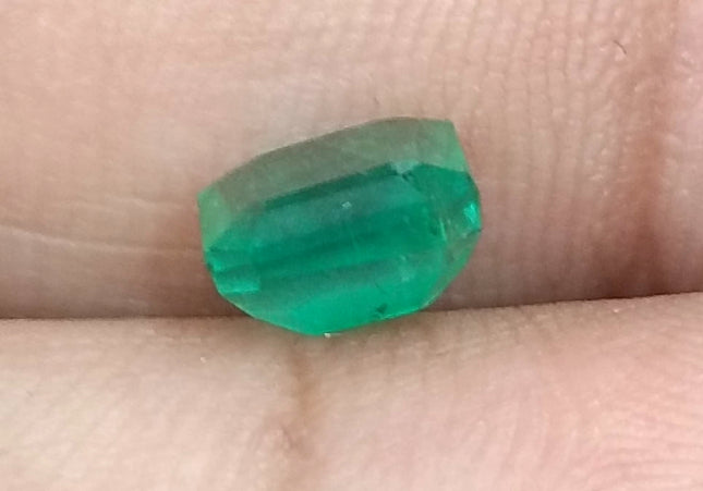GSI Certified 1.69ct Medium light Green Emerald, Natural loose Gemstone