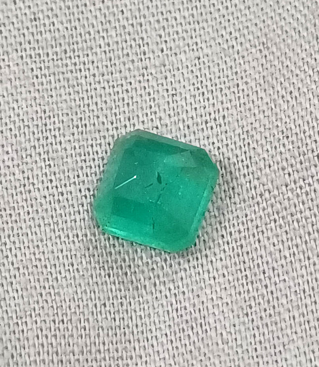 Natural Emerald 1.69ct Certified Medium light Green loose Gemstone