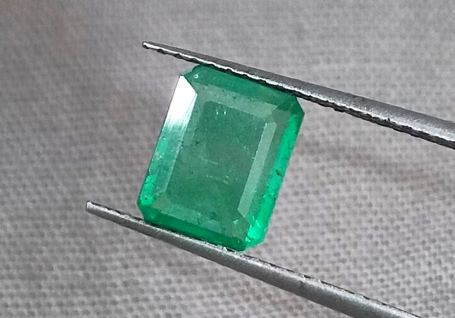GSI Certified 1.32ct Medium Green Emerald, Natural Gemstone