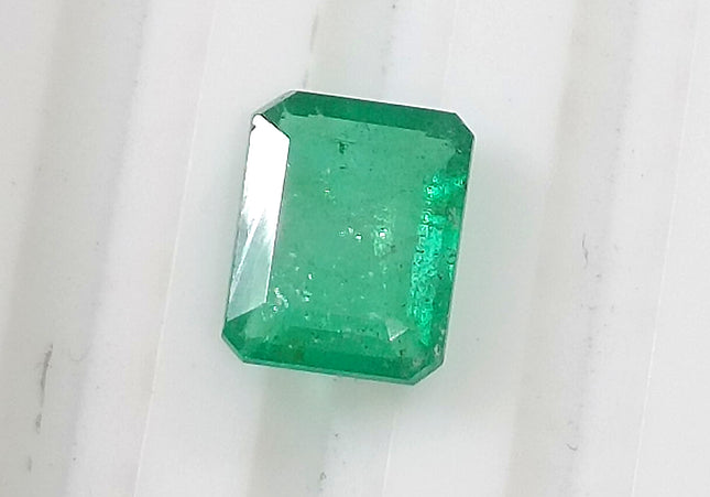 GSI Certified 1.32ct Medium Green Emerald, Natural Gemstone