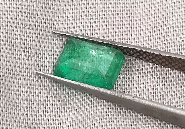GSI Certified 1.32ct Medium Green Emerald, Natural Gemstone