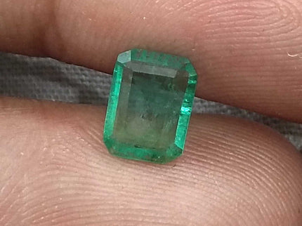 GSI Certified 1.13ct Medium Green Zambian Emerald Natural Gemstone