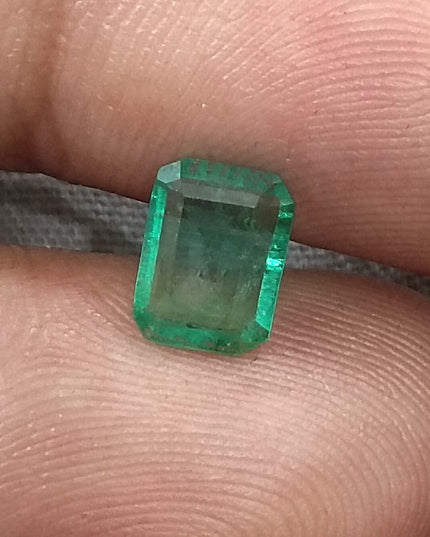 GSI Certified 1.13ct Medium Green Emerald, Natural Gemstone