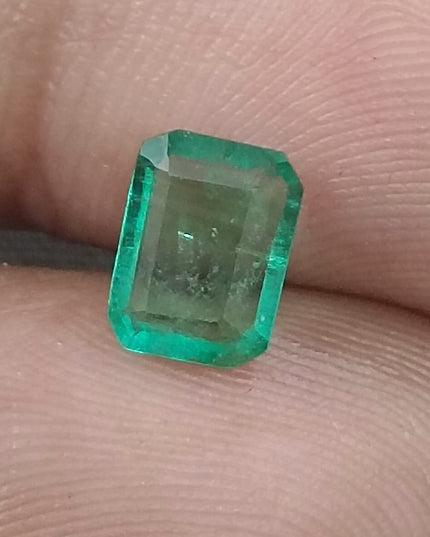 GSI Certified 1.13ct Medium Green Emerald, Natural Gemstone