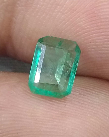 GSI Certified 1.13ct Medium Green Emerald, Natural Gemstone