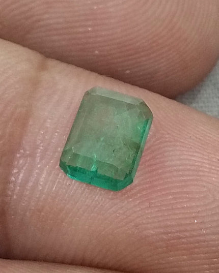 GSI Certified 1.13ct Medium Green Emerald, Natural Gemstone