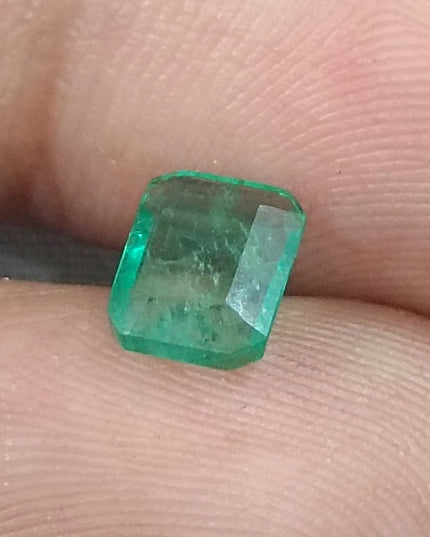 GSI Certified 1.13ct Medium Green Emerald, Natural Gemstone