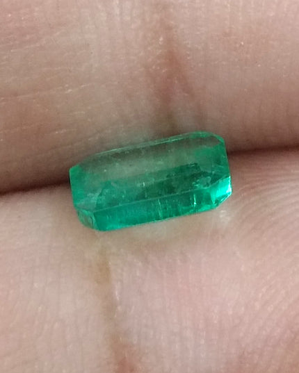 GSI Certified 1.13ct Medium Green Emerald, Natural Gemstone