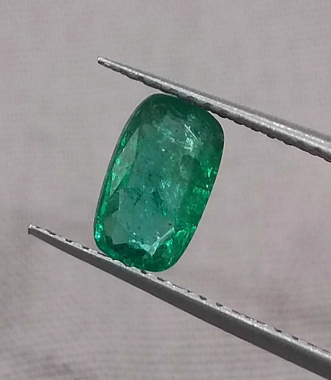 0.90ct GSI Certified Medium Deep Green Zambian Emerald