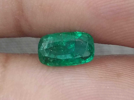 0.90ct GSI Certified Medium Deep Green Zambian Emerald