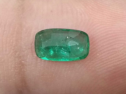 0.90ct GSI Certified Medium Deep Green Zambian Emerald