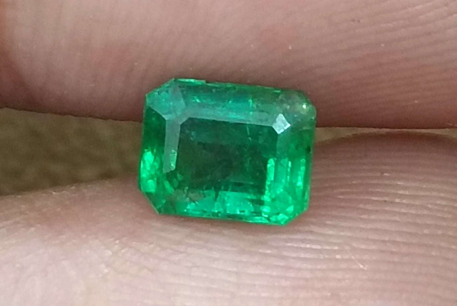 0.92ct Vivid Green Zambian Emerald, Natural earth Mined Gemstone