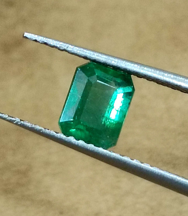 0.92ct Vivid Green Zambian Emerald, Natural earth Mined Gemstone