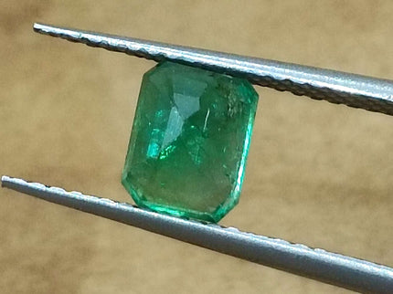 0.92ct Vivid Green Zambian Emerald, Natural earth Mined Gemstone