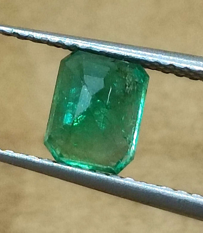 0.92ct Vivid Green Zambian Emerald, Natural earth Mined Gemstone