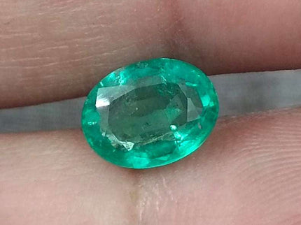 Certified 2.15ct Natural Zambian Emerald, Eye Clean Medium Light Green Stone.