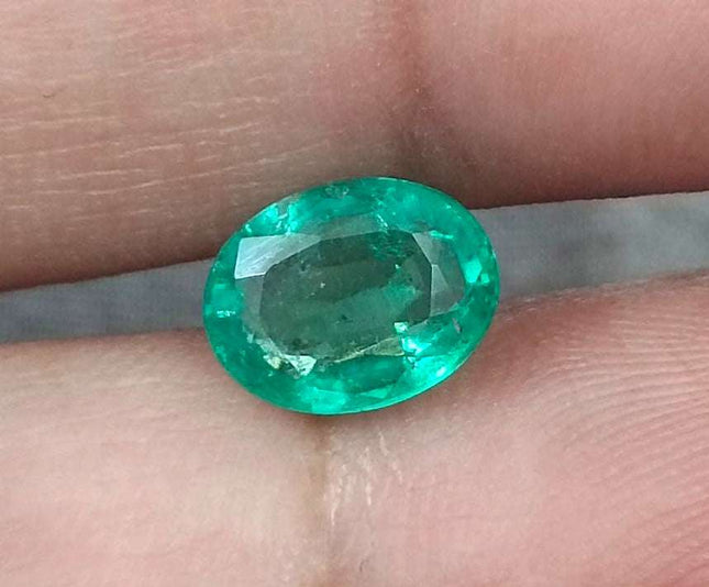 Certified 2.15ct Natural Zambian Emerald, Eye Clean Medium Light Green Stone.