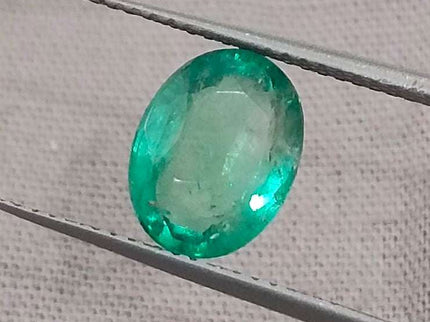 Certified 2.15ct Natural Zambian Emerald, Eye Clean Medium Light Green Stone.