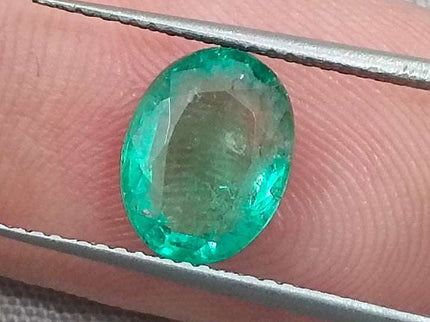 Certified 2.15ct Natural Zambian Emerald, Eye Clean Medium Light Green Stone.