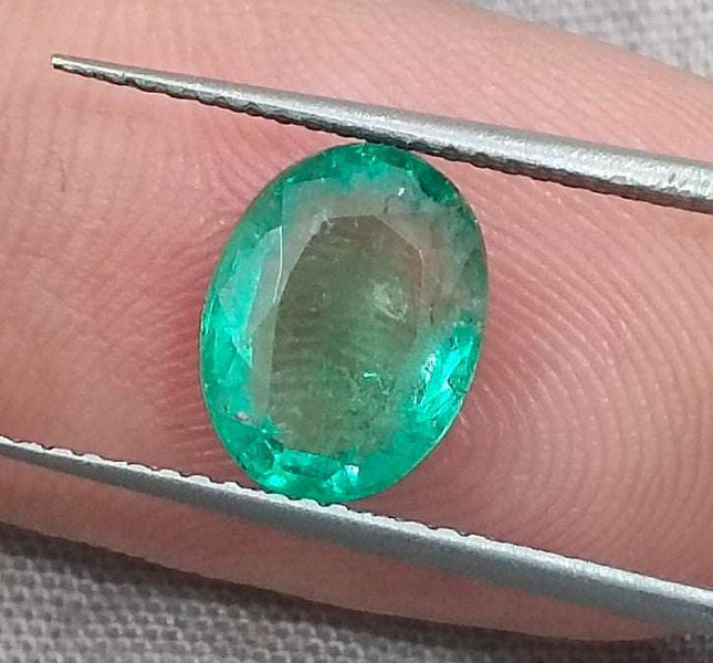 Certified 2.15ct Natural Zambian Emerald, Eye Clean Medium Light Green Stone.